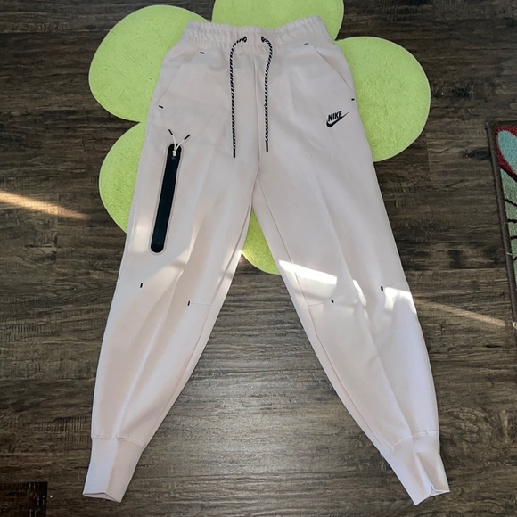 Nike Pants - Pink NIKE WOMEN standard fit high rise sweatpants